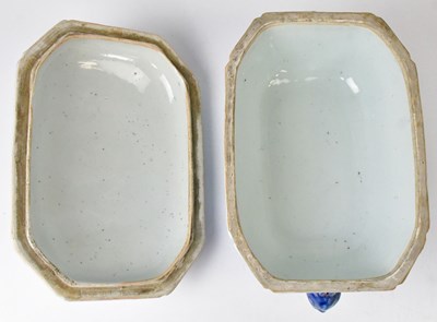 Lot 256 - A matched Chinese Export blue and white tureen...