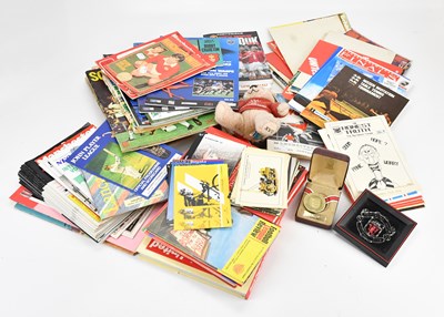 Lot 788 - MANCHESTER UNITED INTEREST; a large collection...