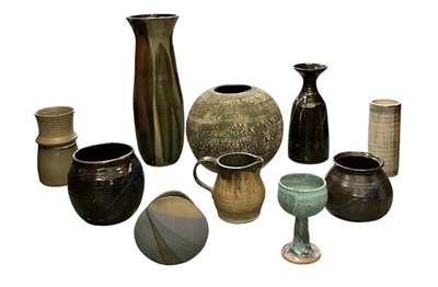 Lot 500 - Ten pieces of assorted studio ceramics,...