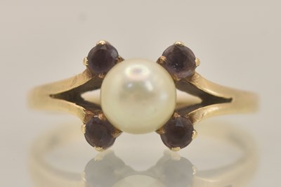 Lot 1323 - A 9ct yellow gold cultured pearl and amethyst...