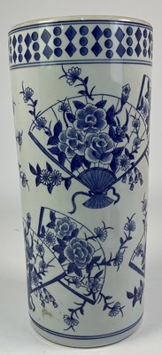 Lot 121 - A Chinese blue and white stick/umbrella stand...