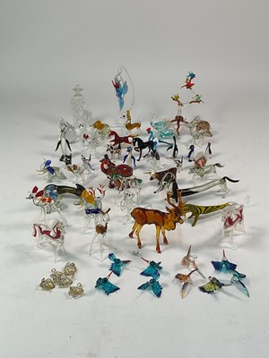 Lot 333 - A large quantity of finely detailed handblown...