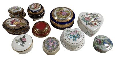 Lot 532 - Ten assorted early 20th century and later...