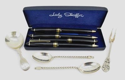 Lot 1250 - Four items of hallmarked silver comprising a...