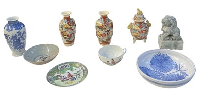 Lot 1083 - A small quantity of assorted Oriental items,...