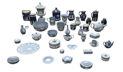 Lot 480 - WEDGWOOD; a large quantity of assorted early...