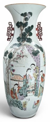 Lot 1032 - A good large 19th century Chinese hand painted...