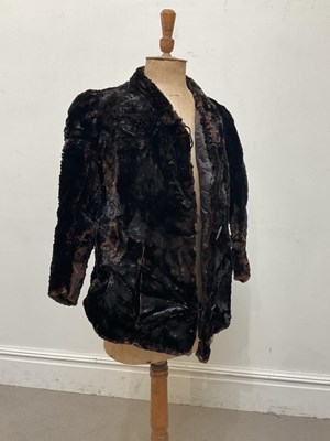 Lot 1459 - A 1940s brown and dark brown beaver short line...
