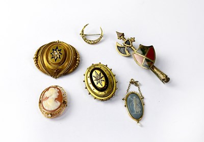 Lot 1001 - Two Victorian yellow metal mourning brooches,...