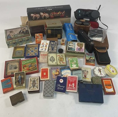 Lot 54 - A miscellaneous group of collectibles to...