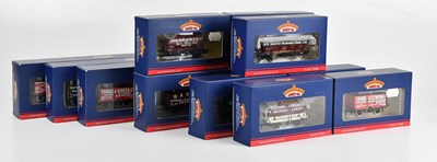 Lot 2253 - BACHMANN; twelve boxed wagons and wagon sets,...
