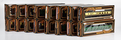 Lot 2236 - MAINLINE; sixteen boxed coaches, comprising...