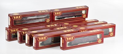 Lot 2266 - AIRFIX; eleven boxed coaches, comprising...