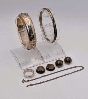 Lot 572 - A collection of silver jewellery comprising a...