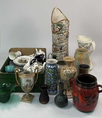 Lot 279 - A quantity of decorative ceramics and glass,...