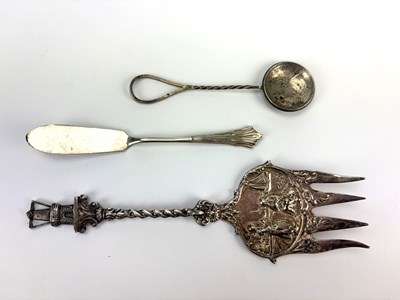 Lot 812 - JOSIAH WILLIAMS & CO; a Victorian hallmarked...