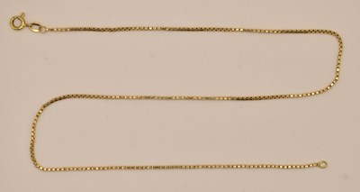 Lot 1362 - An 18ct yellow gold box link necklace with...
