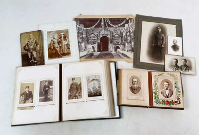 Lot 356 - A collection of Victorian cabinet cards and...