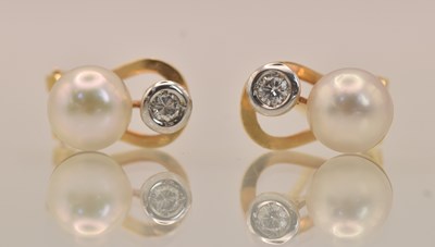 Lot 1389 - A pair of 18ct yellow gold clip and post...