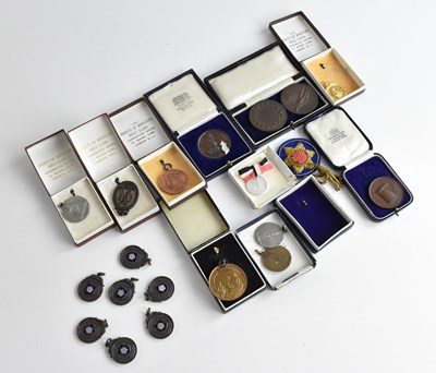 Lot 2061 - A mixed collection of sporting and gardening...