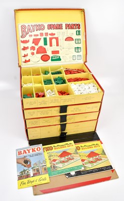 Lot 1823 - BAYKO; a large collection of various building...