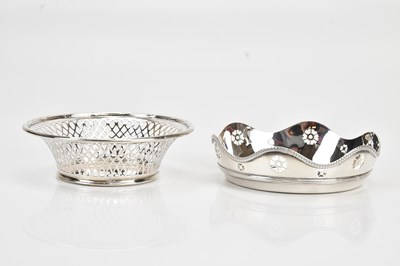 Lot 422 - WALKER & HALL; a George V hallmarked silver...