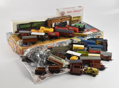 Lot 1810 - HORNBY; a OO gauge 'The World of Thomas the...