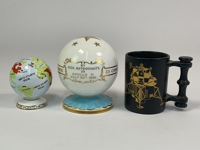 Lot 187 - AYNSLEY; a ceramic globe commemorating the...