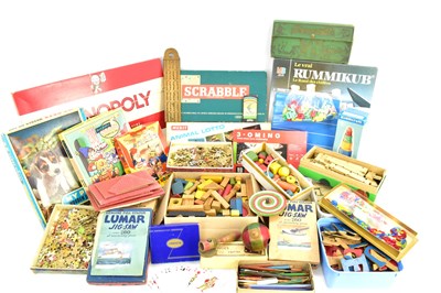 Lot 466 - A collection of various vintage children's...