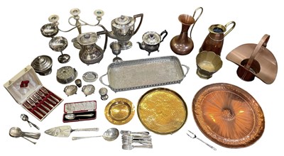 Lot 1119 - A quantity of assorted silver plated items and...