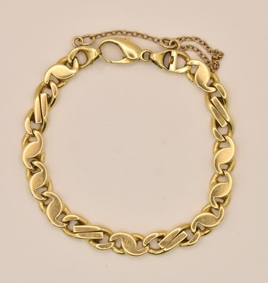 Lot 1408 - An 18ct yellow gold thick S-link bracelet,...
