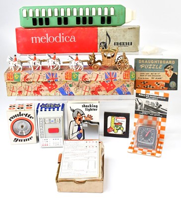 Lot 319 - A collectors' lot, comprising bridge score...