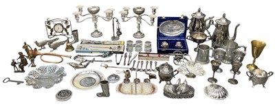 Lot 1118 - A quantity of assorted silver plated items,...