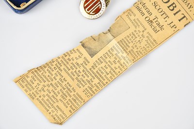 Lot 11 - A 9ct yellow gold and enamel Trade Union...