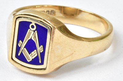 Lot 878 - A 9ct yellow gold Masonic signet ring, the...