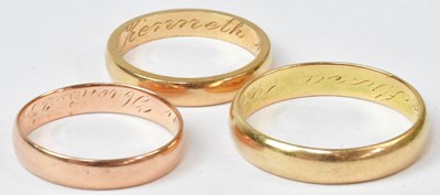 Lot 871 - Three 14ct yellow gold wedding bands, each...