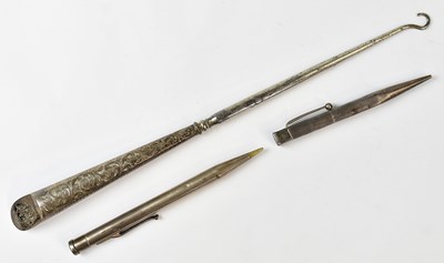 Lot 804 - Two hallmarked silver propelling pencils, a...