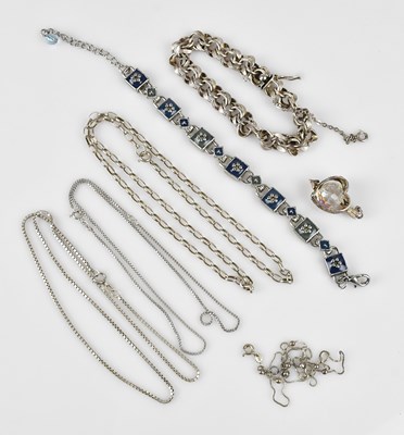 Lot 650 - A selection of hallmarked silver jewellery...