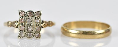 Lot 511 - A 9ct yellow gold plaque ring set with clear...