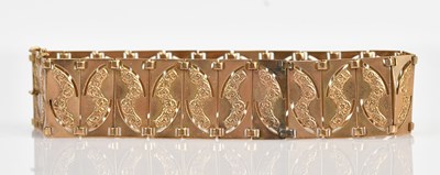 Lot 70 - A 9ct yellow gold textured articulated...