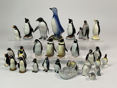 Lot 179 - A collection of ceramic and porcelain models...