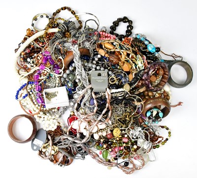 Lot 1014 - A large quantity of costume jewellery, to...
