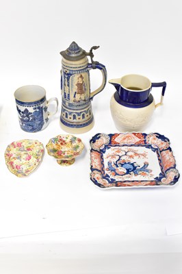 Lot 170 - A collection of ceramics, incluing a Japanese...