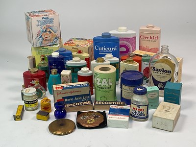 Lot 56 - A quantity of vintage advertising packaging.