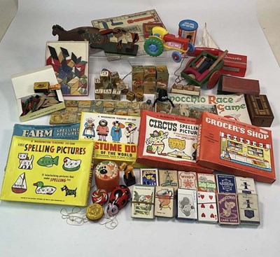 Lot 85 - A quantity of vintage toys and games, to...