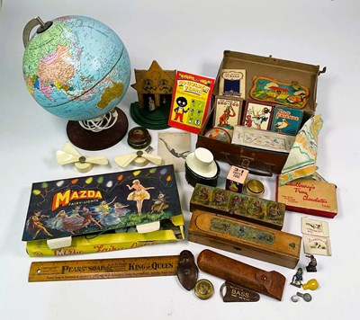 Lot 41 - A quantity of collectors' items to include a...