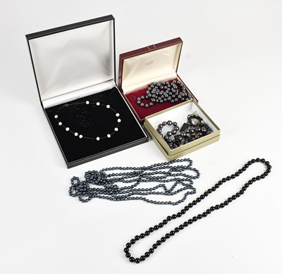 Lot 663 - A collection of decorative pearl and beaded...