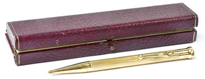 Lot 971 - S. J. ROSE & SON; a 9ct yellow gold propelling...