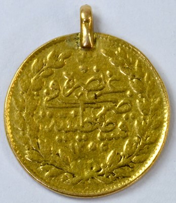 Lot 921 - A Turkish 50 kurush gold coin with pendant...