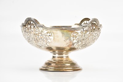 Lot 383 - A George V hallmarked silver fitted fruit bowl,...